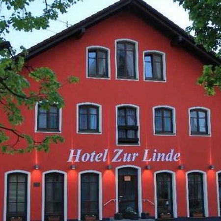 Hotel Zur Linde Hohenlinden Buitenkant foto